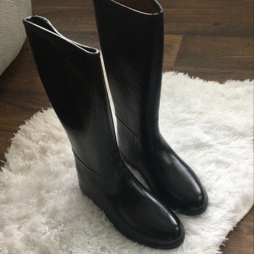 Black Boots by Bootsi Tootsi